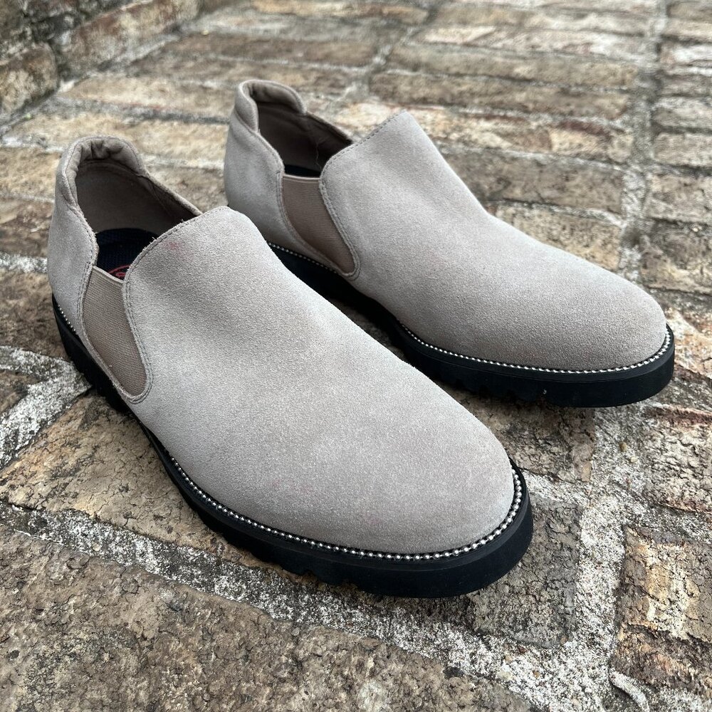 Blondo Robin Waterproof Suede Loafers Flats Slip On NWOB Women's Size 8.5M